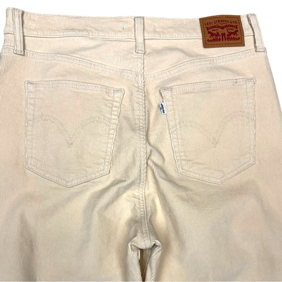 Levi’s Cream Corduroy High Waisted Mom Jeans 31 x 27, NWT - Picture 4 of 10